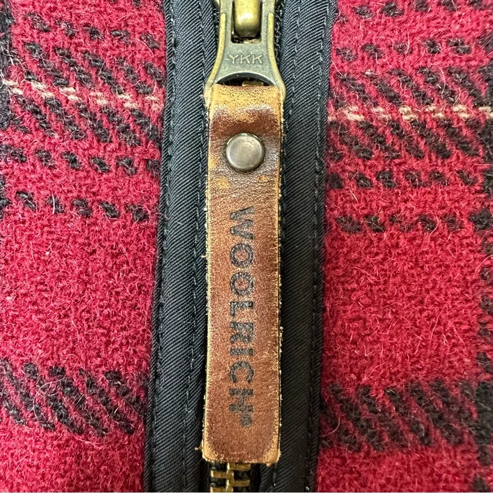 Woolrich reposhing this